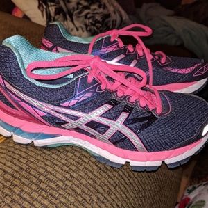 Women's Asics GT-3000 size 7.5